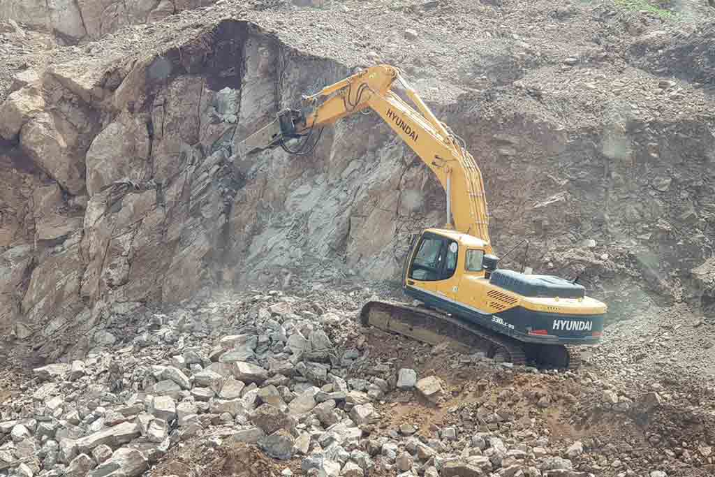 YONAB CONSTRUCTION - Excavator